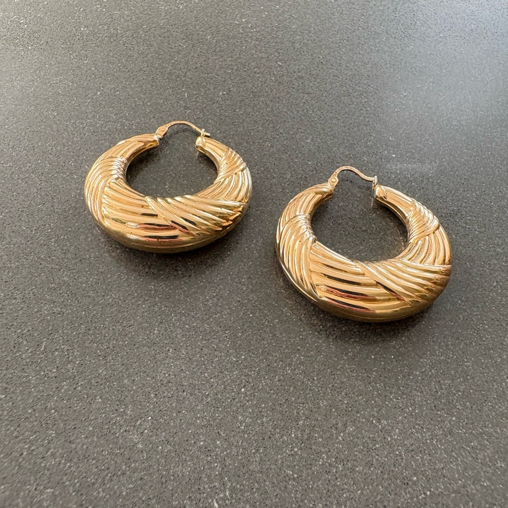 14K Gold Vintage Italian UnoAErre Twisted Rope Hoop Earrings ✨ - Picture 6 of 11